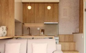 Beautiful And Cosy Rooftop Studio - Fantastic View, Next To Athens Tower